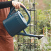 Gardening Tools Large-capacity Watering KettleProduct information:
 
 


 Material: plastic
 
 Item No.: Retro Kettle
 
 Type: Watering Can/Spray Can
 
 Applicable scene: Home gardening
 
 Specifications: blue, haloweHalohavnHalohavnGardening Tools Large-capacity Watering Kettle